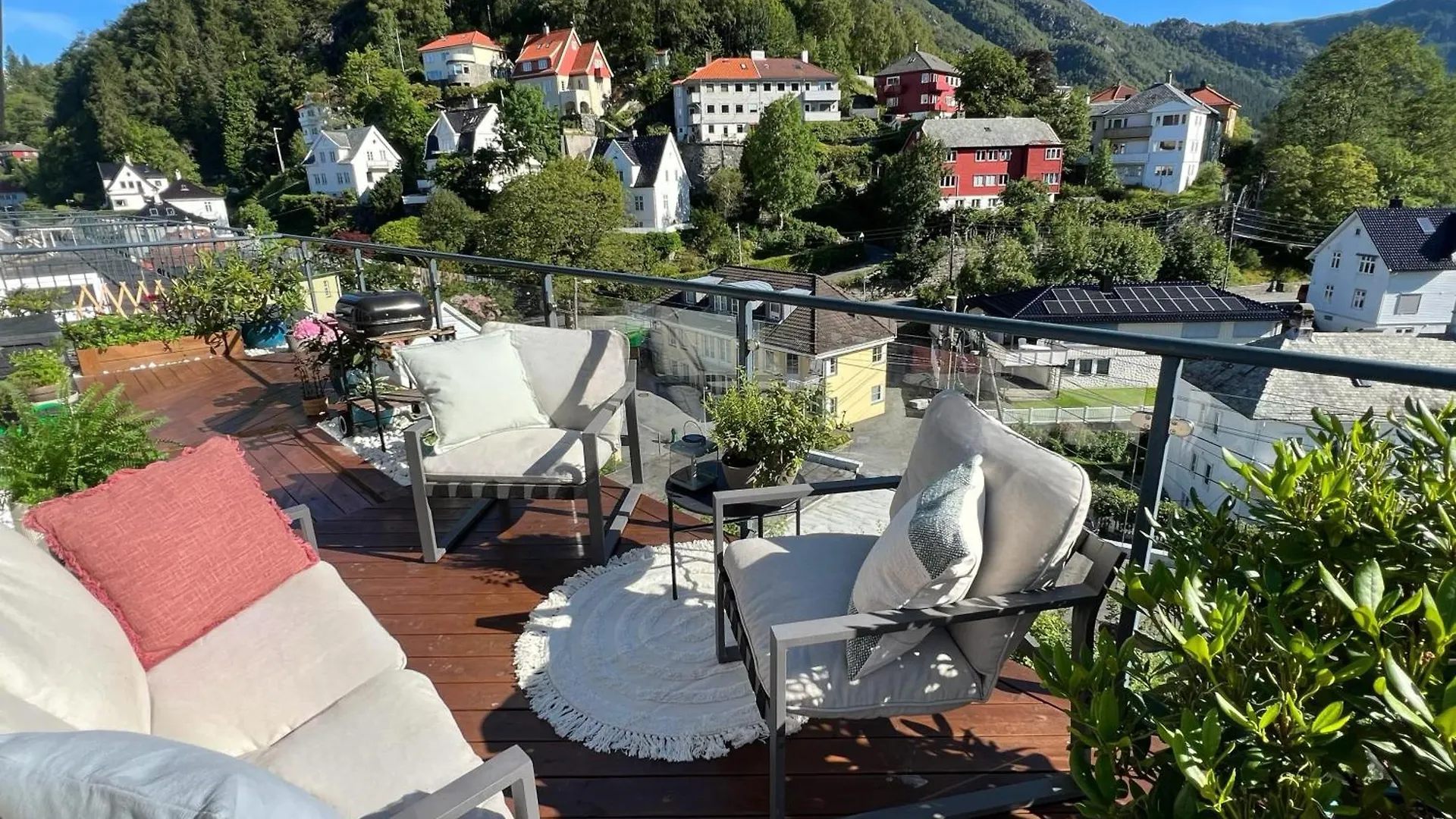 Top Floor Apartment With Mountain View, Terrace 22Sqm, Free Parking Bergen